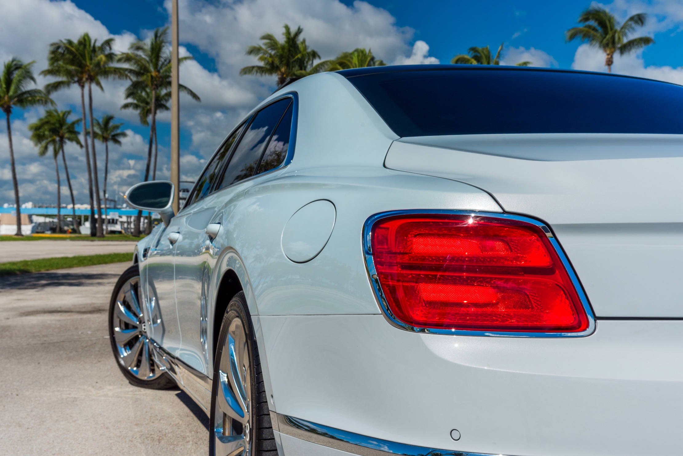 Bentley Flying Spur β 3