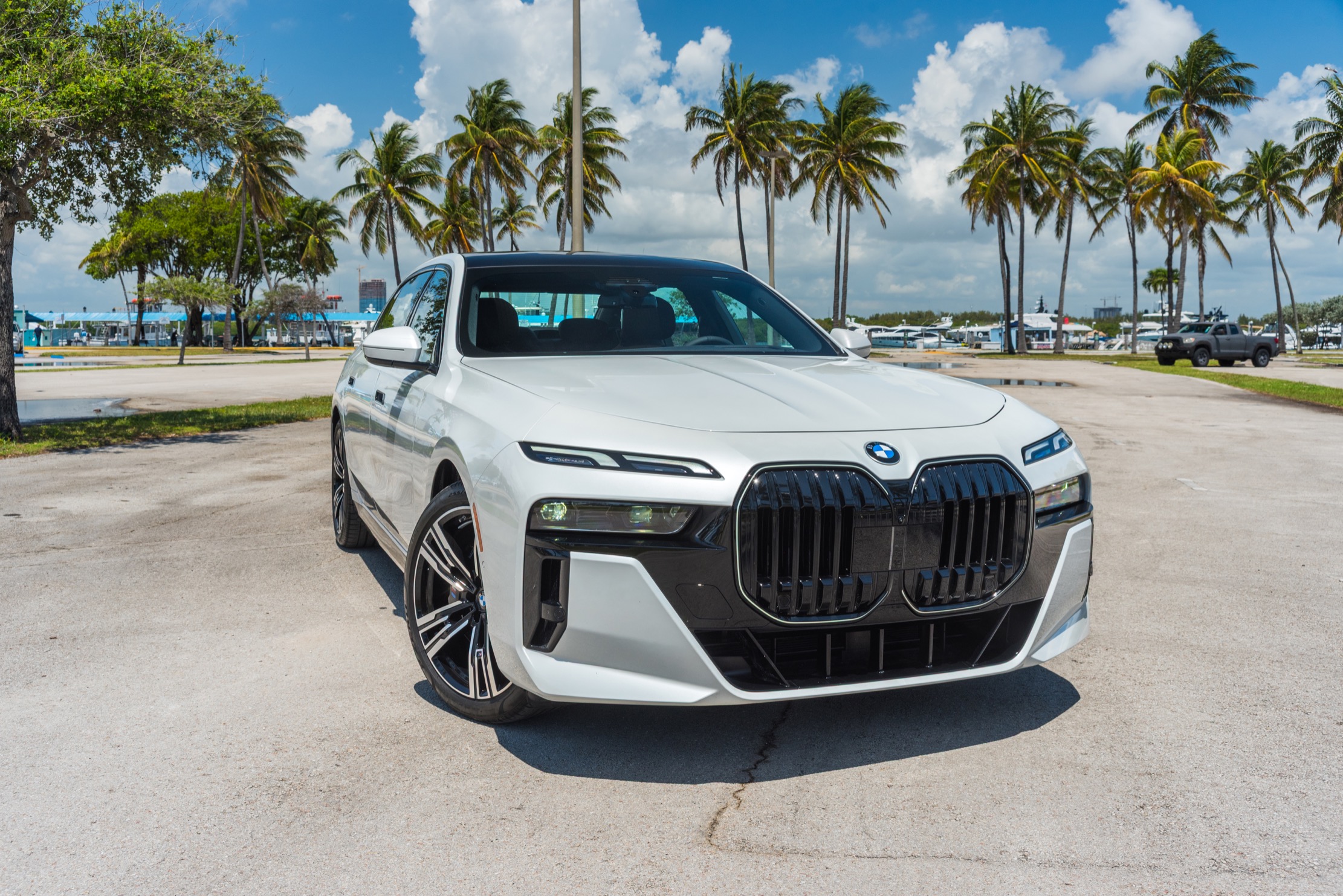 BMW 7-Series β 2
