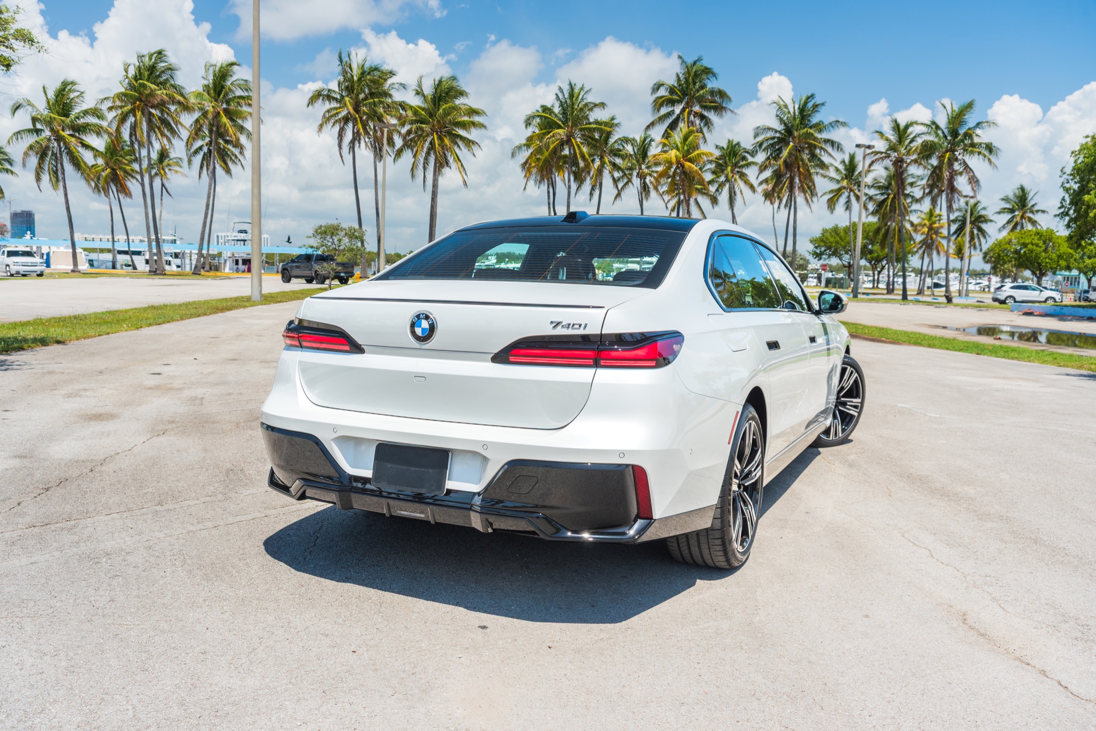 BMW 7-Series β 5