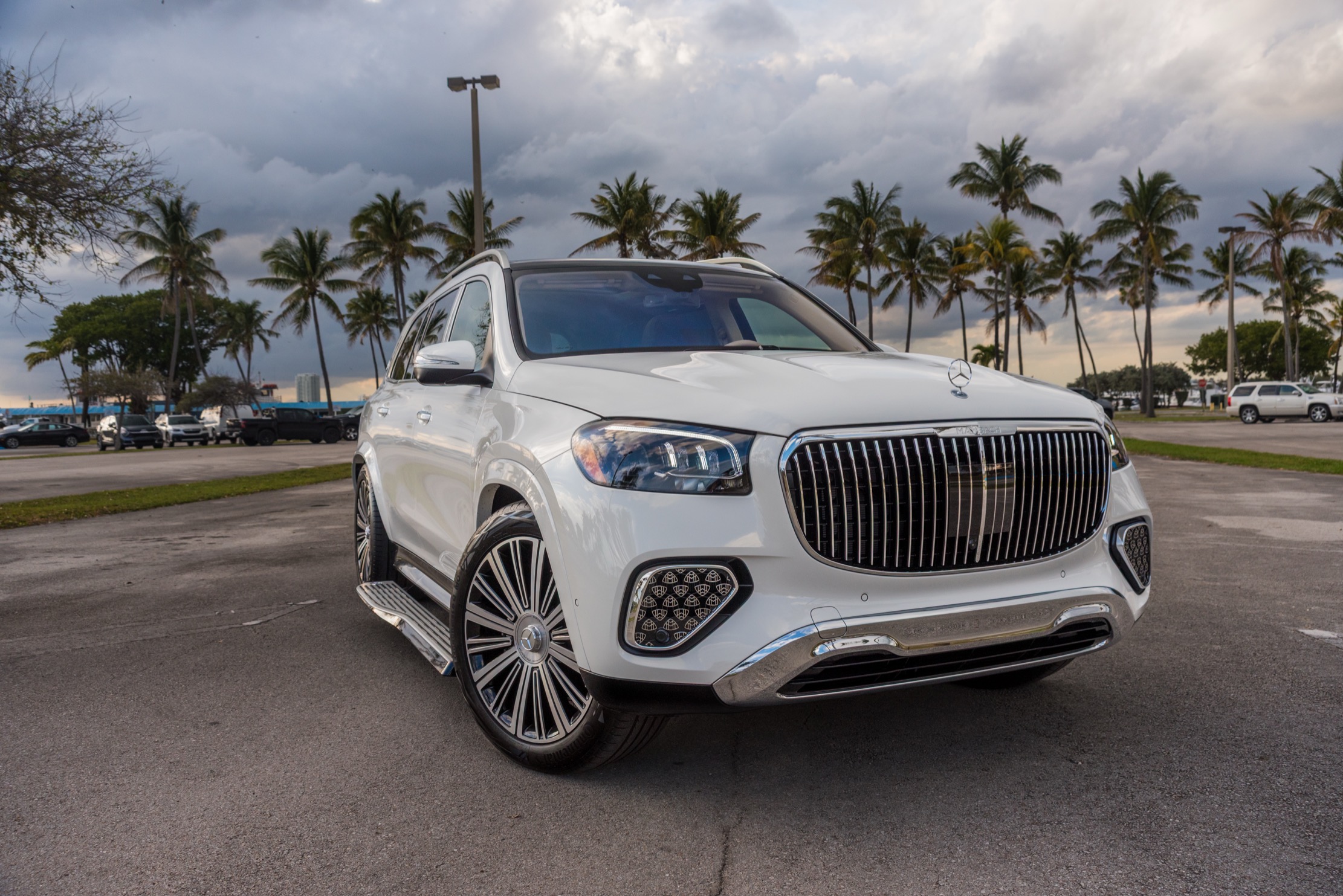 Mercedes-Maybach GLS β 3