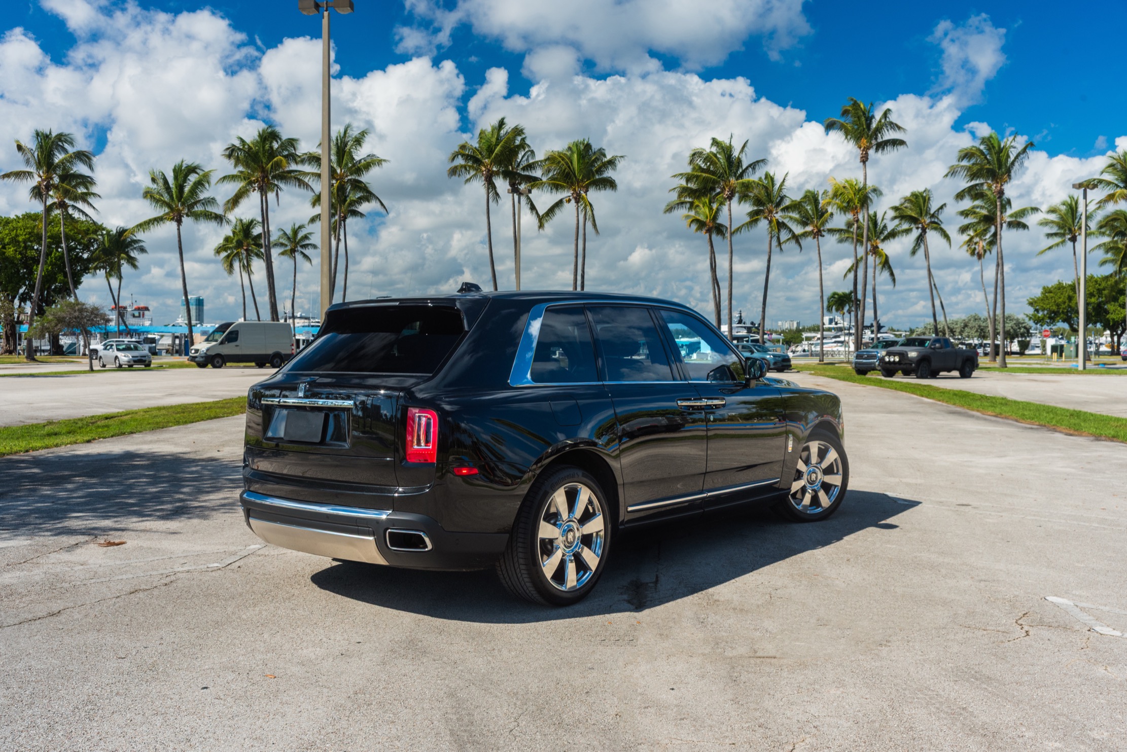 Rolls-Royce Cullinan β 3