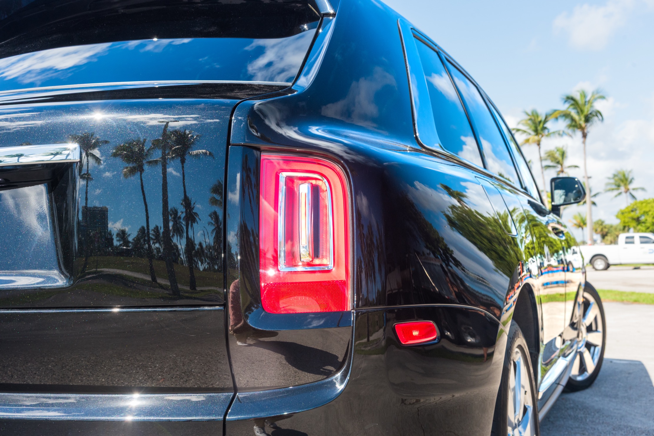 Rolls-Royce Cullinan β 4